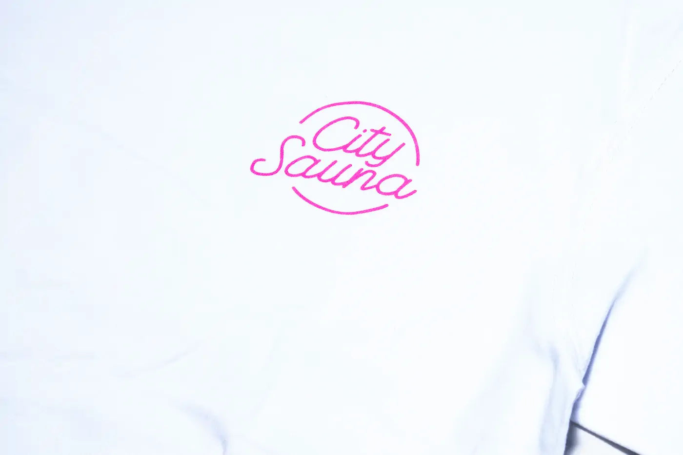 logo tee